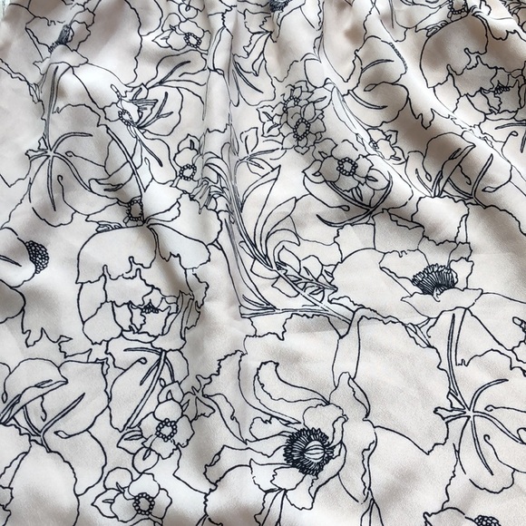 Nude Cream Peach Abstract Drawing Floral Sleeveless Ribbon Dress - Picture 3 of 7